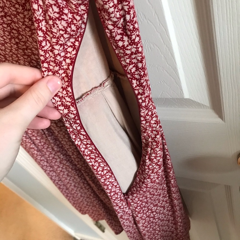 Red dress - Picture 3 of 4